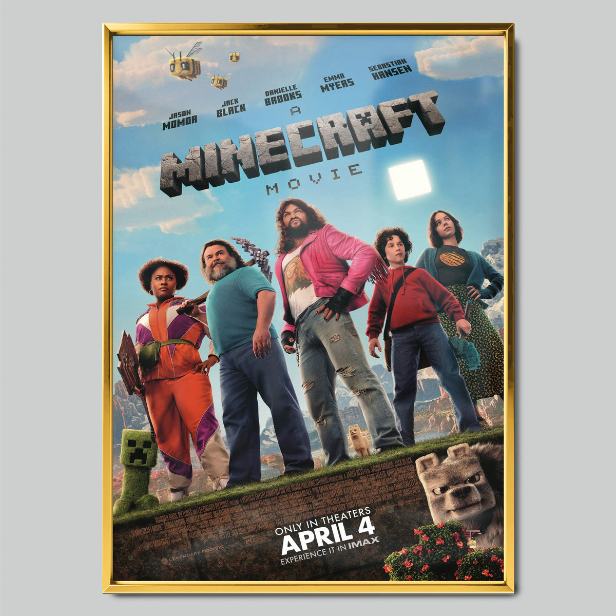 A Minecraft Movie филмов постер със златиста рамка