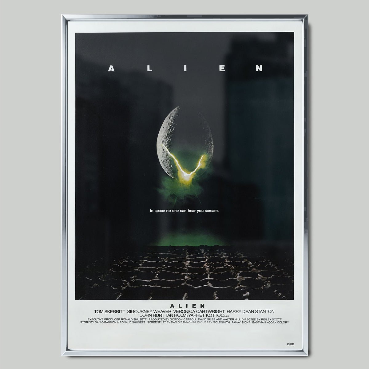 Alien (1979) филмов постер със сребриста рамка