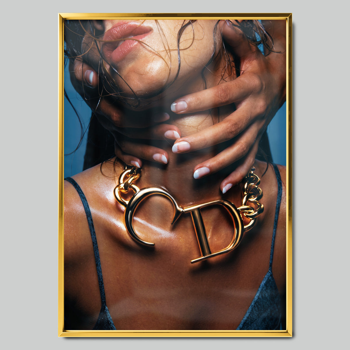 Dior Choker арт постер със златиста рамка