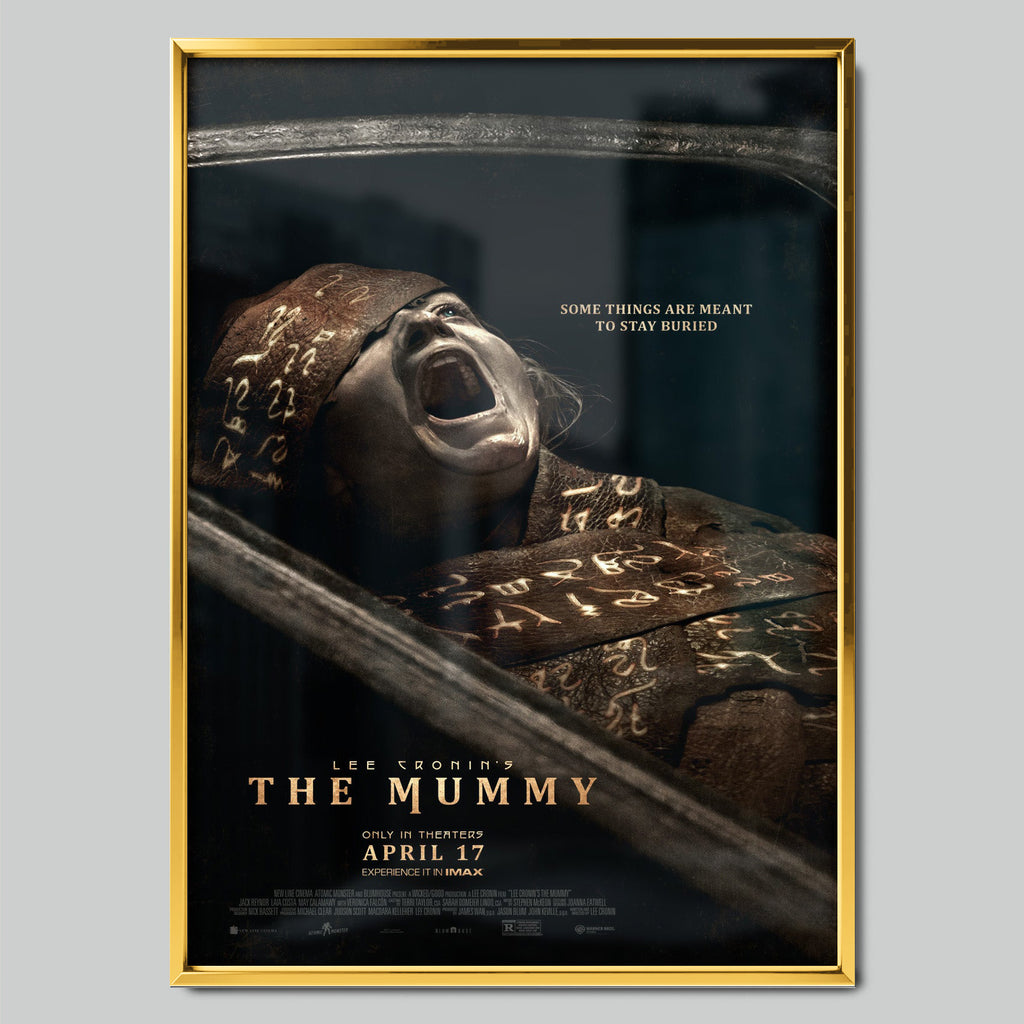 Lee Cronin's The Mummy филмов постер със златиста рамка
