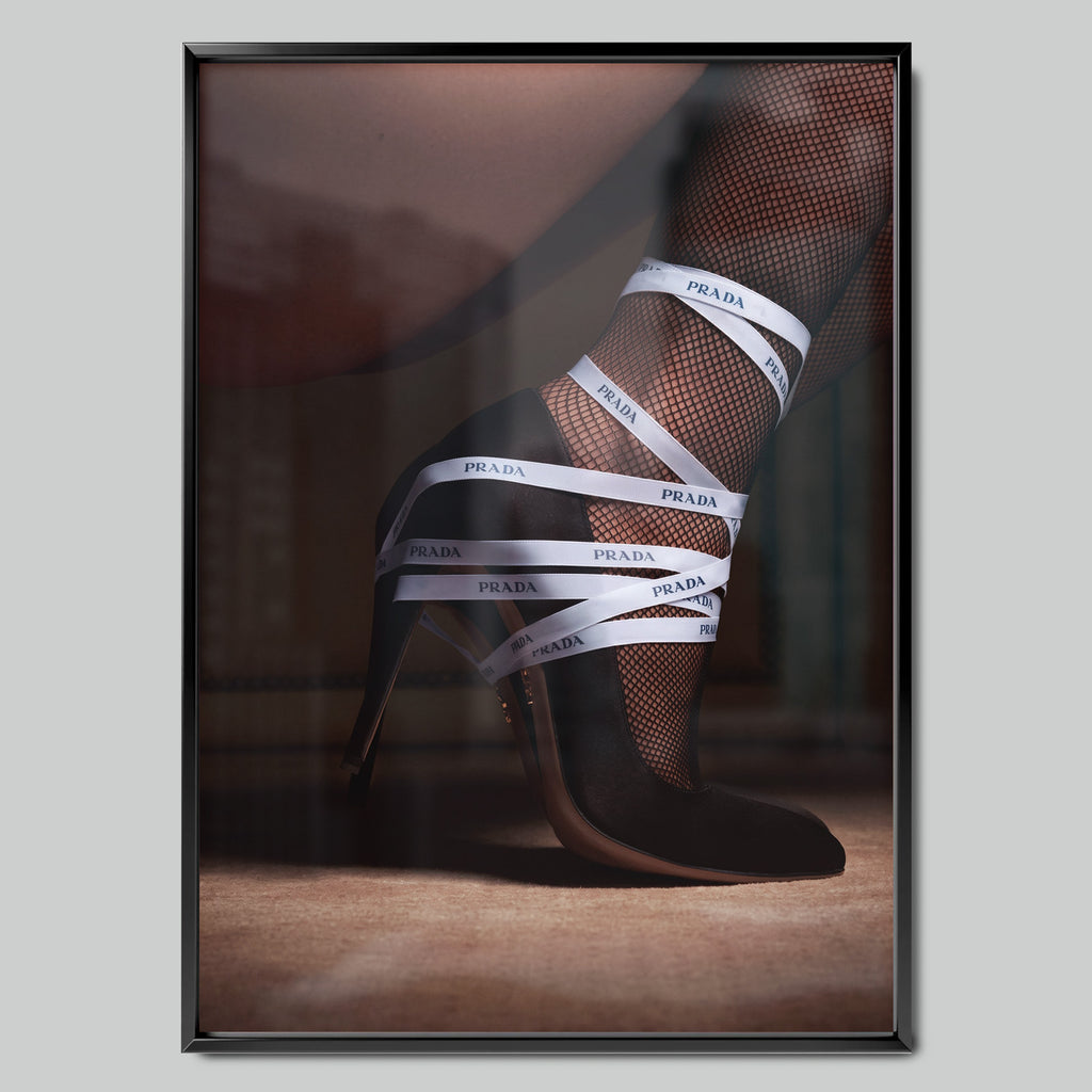 Prada Ribbons арт постер с черна рамка