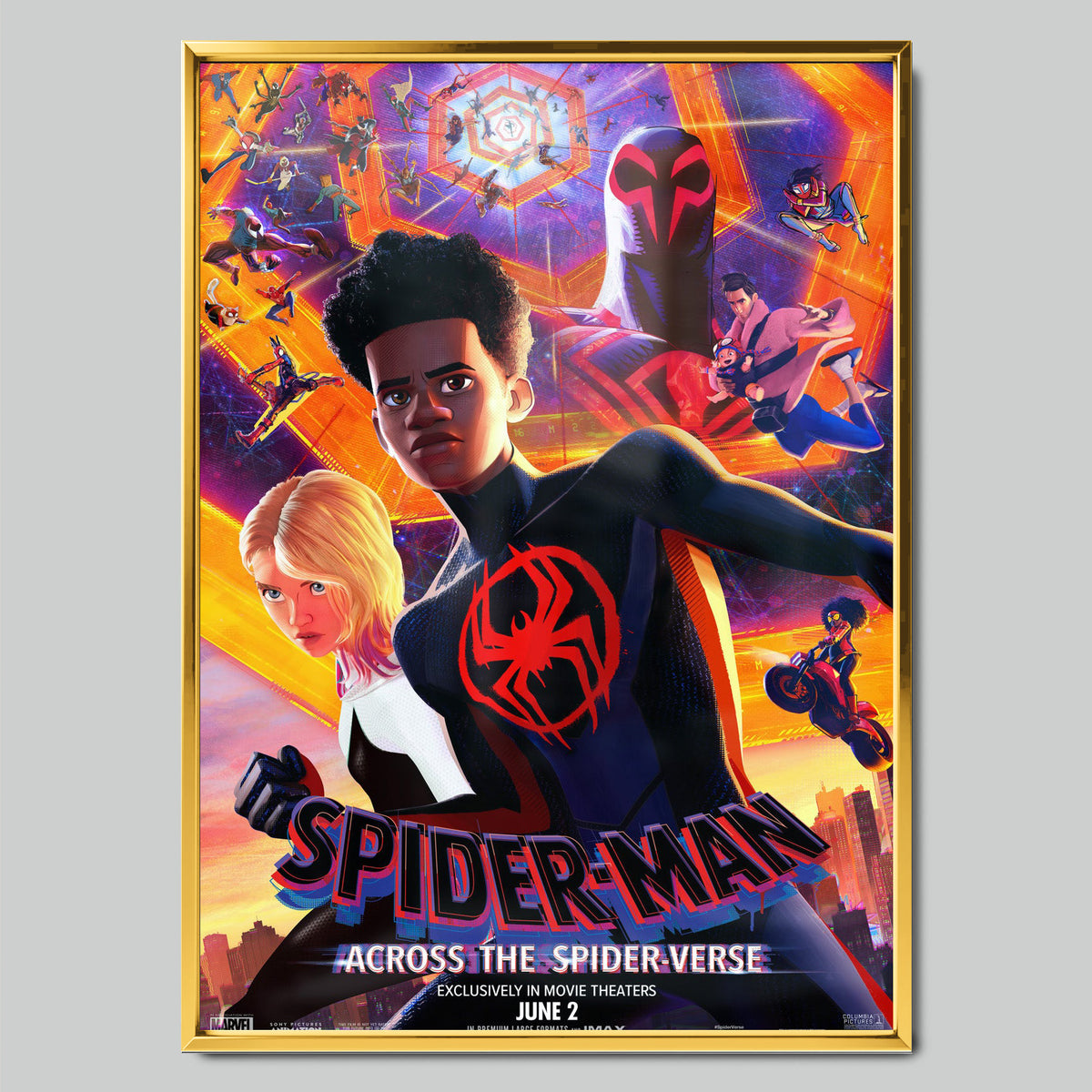 Spider-Man: Across the Spider-Verse филмов постер със златиста рамка