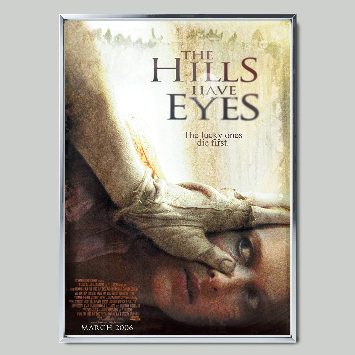 The Hills Have Eyes (2006) филмов постер със сребриста рамка